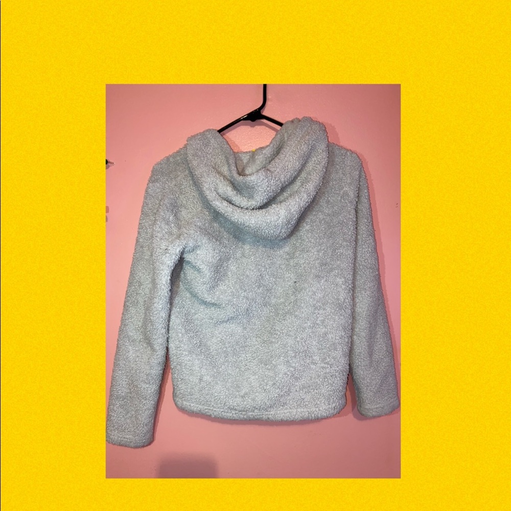 A jacket - Picture 4 of 4